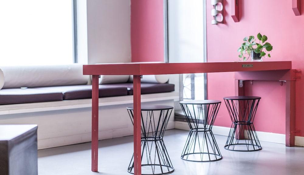 Urbansea Atocha 113 Hotel Madrid Eksteriør billede