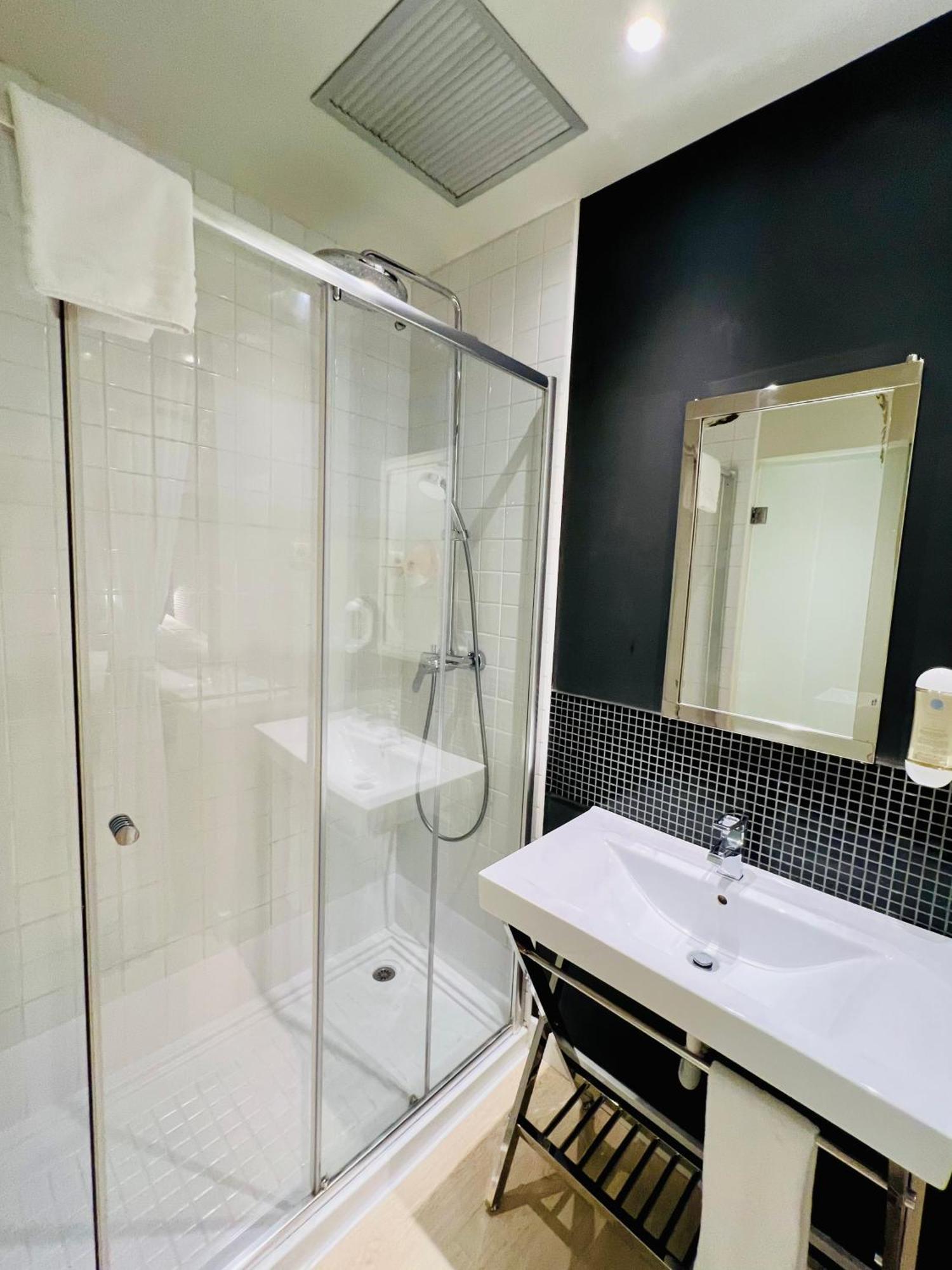 Urbansea Atocha 113 Hotel Madrid Eksteriør billede