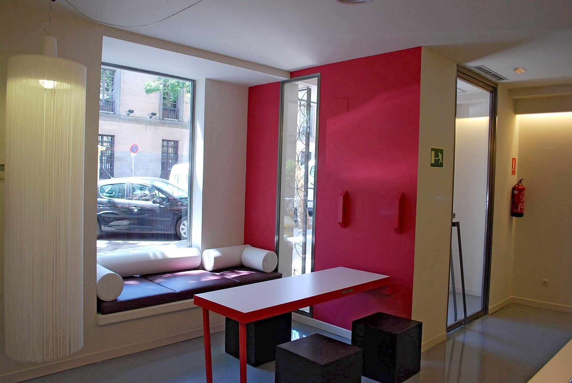 Urbansea Atocha 113 Hotel Madrid Eksteriør billede